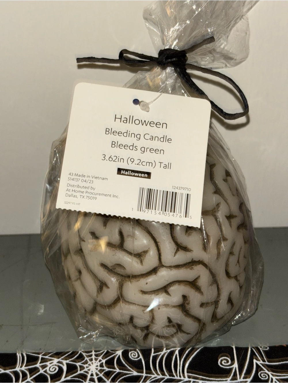 Halloween bleeding brain candle NWT Bleeds green - Picture 2 of 6